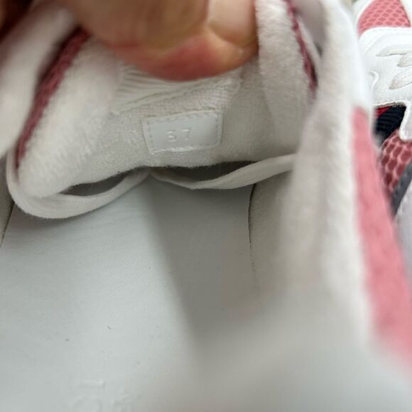 SOLD!!!!!!!!     Women’s Gucci Rython sneakers, size 37 made in Italy - Picture 11 of 11